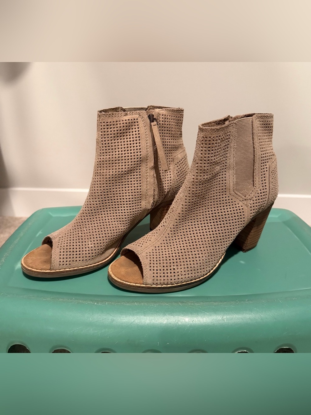 Tom’s Taupe Suede Majorca Perforated Peep-Toe Ankle Booties Size 7